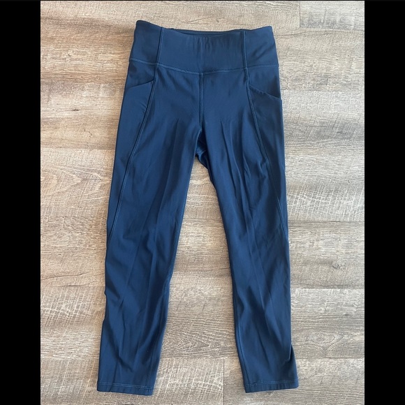 Lululemon Time to Sweat Crop 23” - Picture 1 of 5